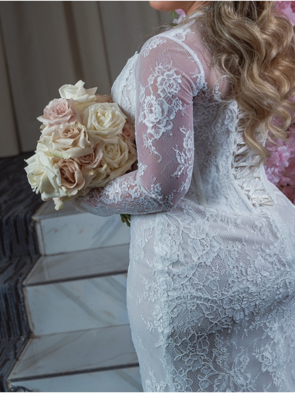 Elegant White Lace Long-Sleeve Wedding Dress gorgeous dress